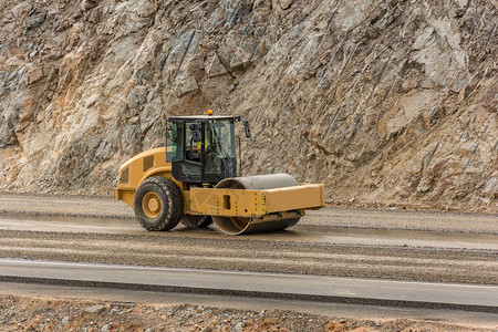 沥青道路施工方案_沥青道路方案施工规范_沥青道路方案施工图