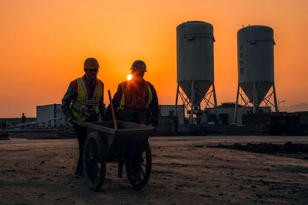 屋顶风机 DWT：城市高楼间的低调英雄，为你带来舒适与宁静