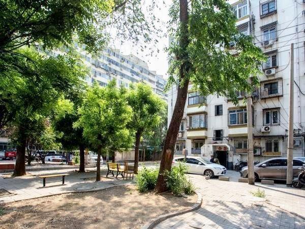 北京市朝阳区潘家园的秘密花园——华威里 25 号