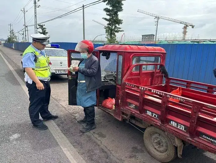 路口三轮监控车怎么开_路口监控三轮车_三轮车监控器