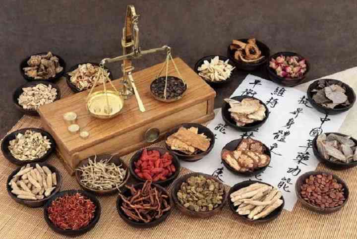 老中医分享胃溃疡调理妙招：饮食与中药治疗法